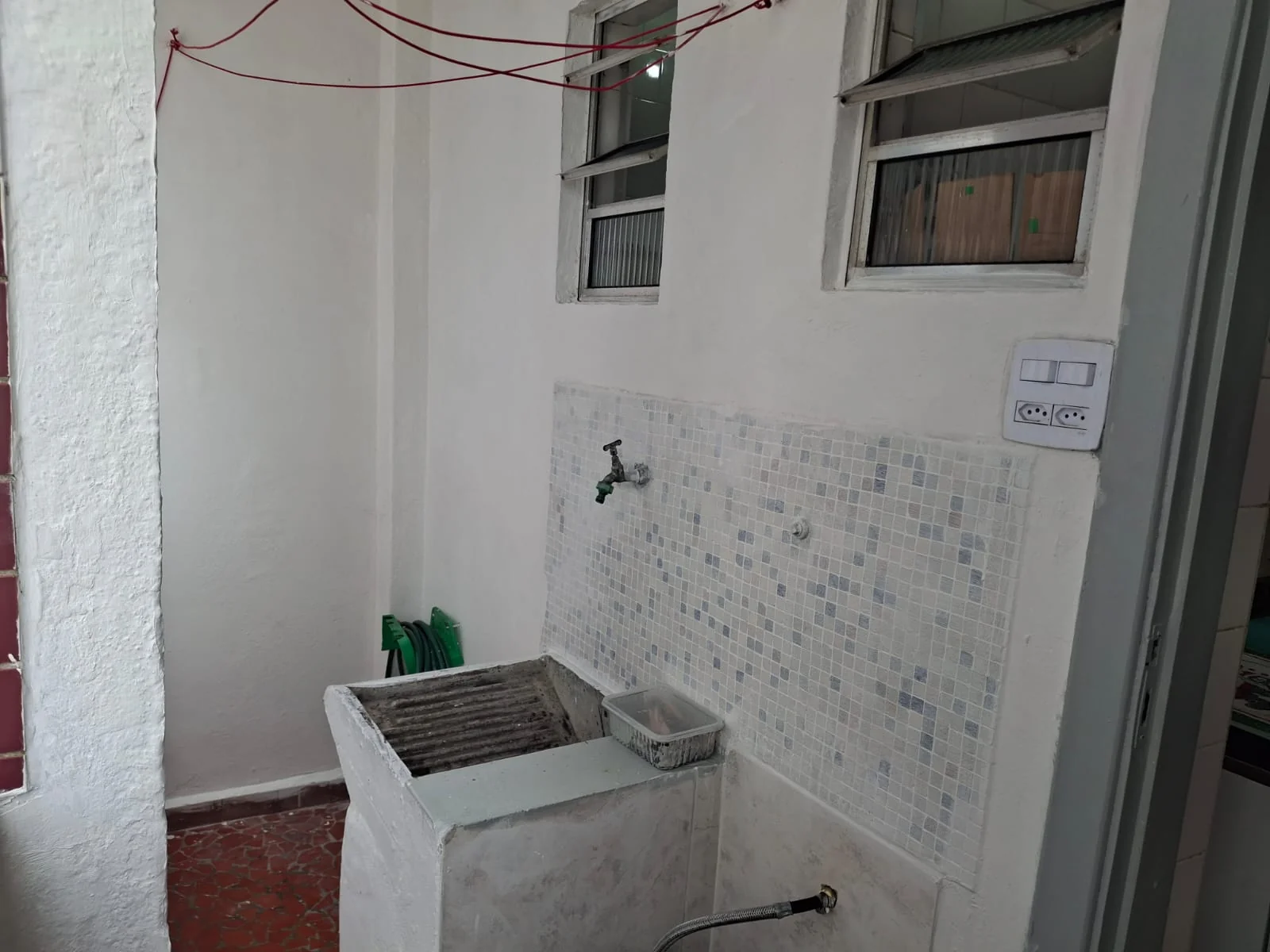 Área de serviço com tanque